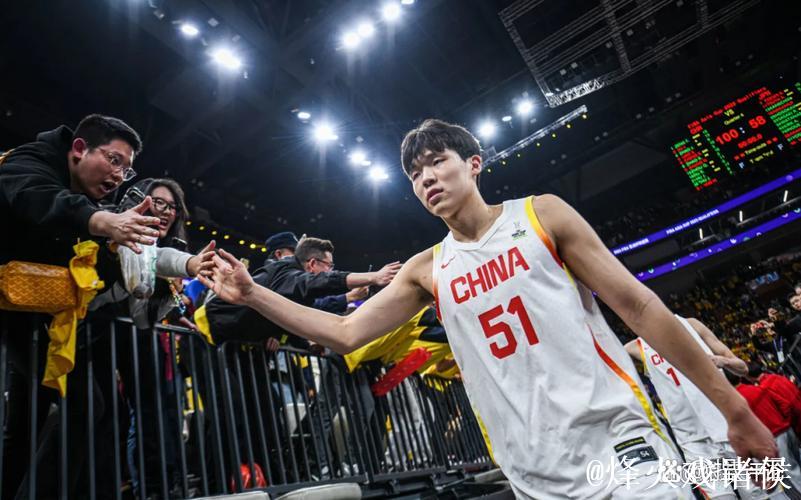 杨瀚森回归中国男篮 亚洲杯热身赛或将亮相 杨瀚森回归中国男篮 亚洲杯热身赛或将亮相